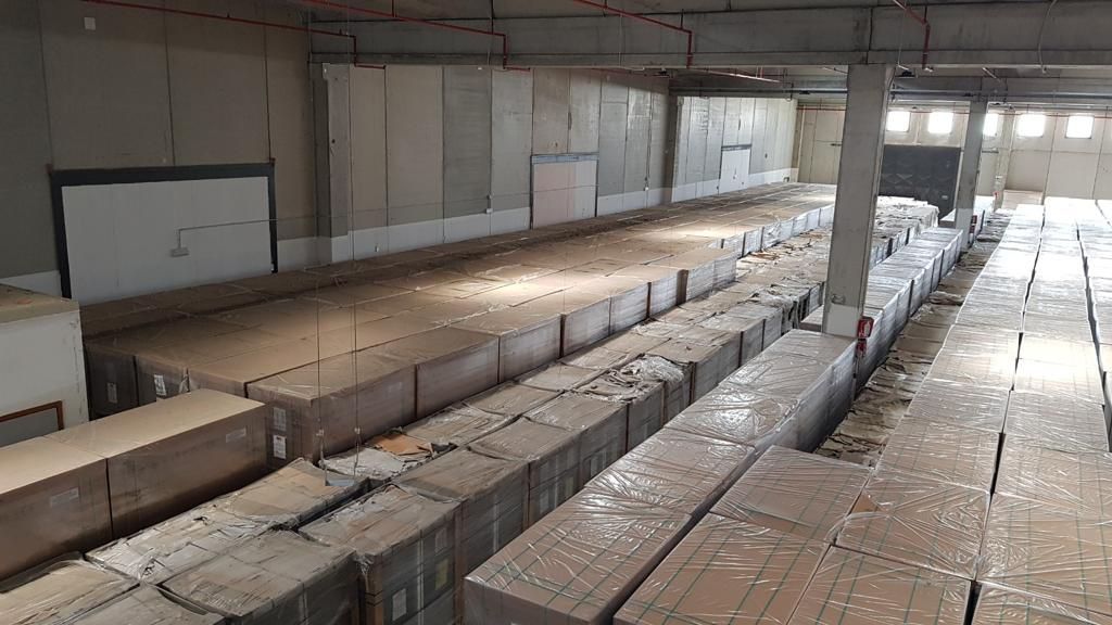 30,300 340-watt panels, 52 containers of 572 panels.